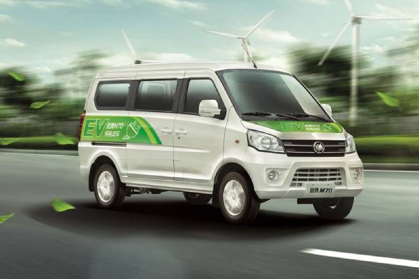 Kedu ihe ị ga-akpachara anya maka ịcha obere minivan Electric?